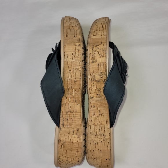 Crocs Flower Detail Slide On Strap Low Cork Wedge Sandal Shoe Size 8 - Picture 4 of 10